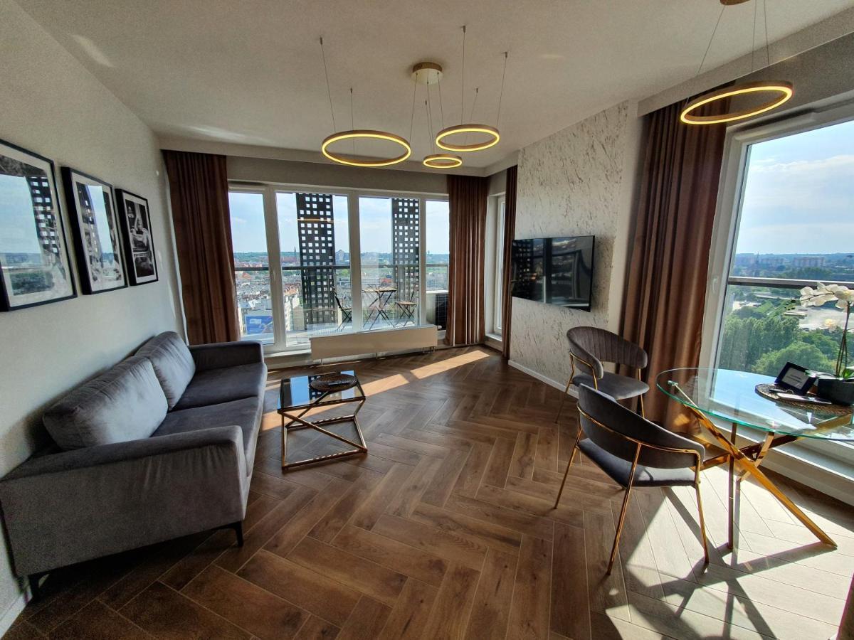 15 Pietro Sokolska 30 Towers Apartments - New - Lux - Parking - Sauna - Gym- And The Best View In Katowice Buitenkant foto