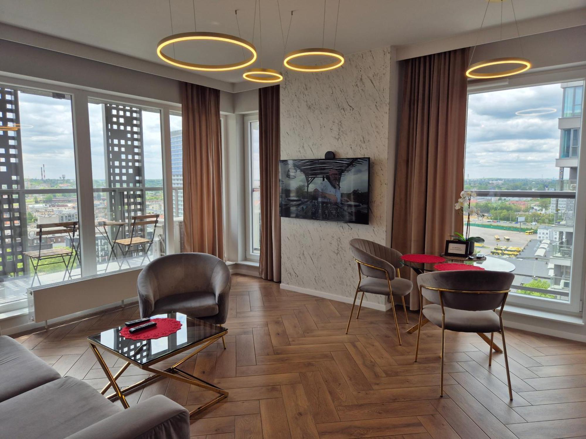 15 Pietro Sokolska 30 Towers Apartments - New - Lux - Parking - Sauna - Gym- And The Best View In Katowice Buitenkant foto