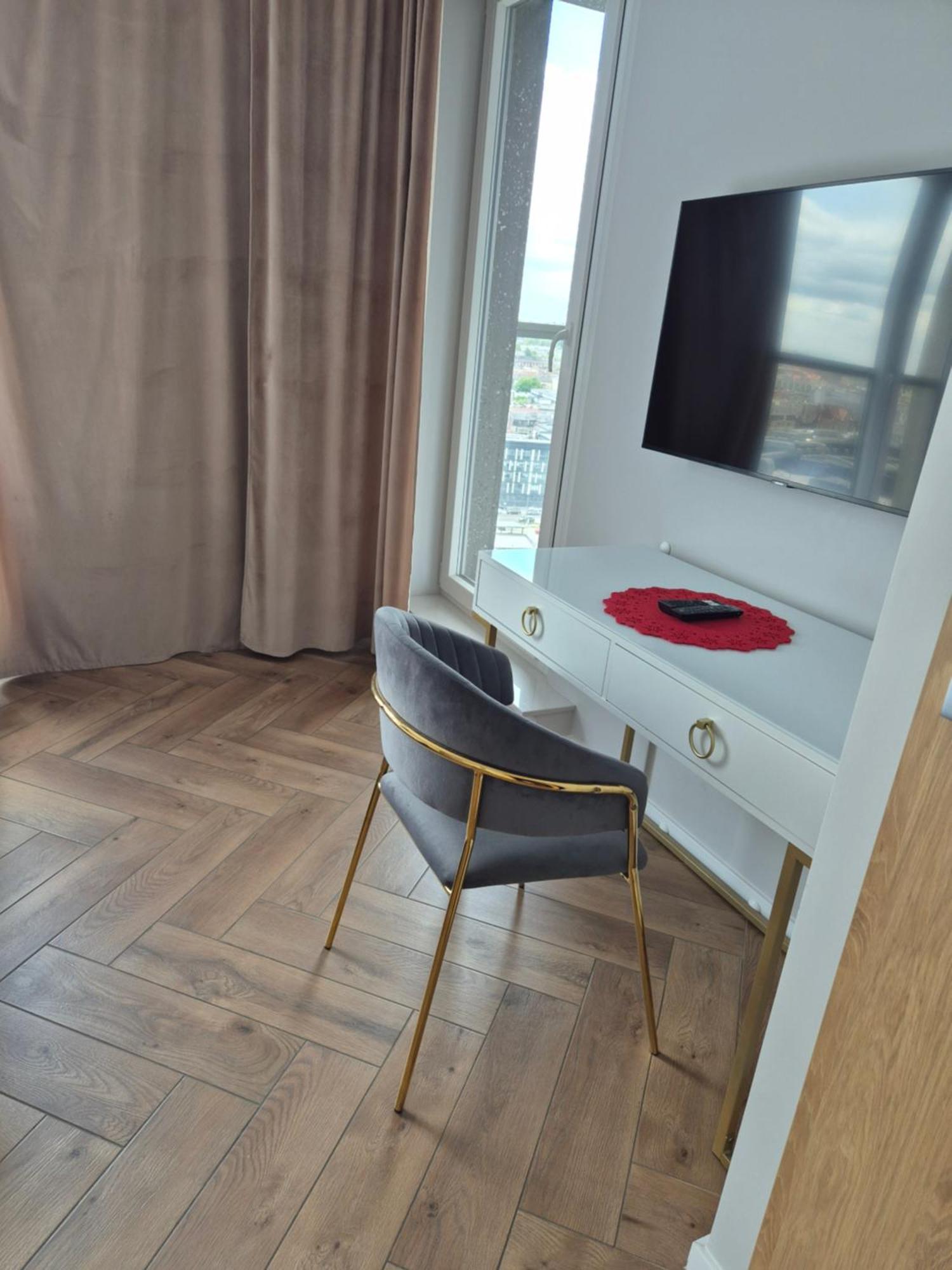 15 Pietro Sokolska 30 Towers Apartments - New - Lux - Parking - Sauna - Gym- And The Best View In Katowice Buitenkant foto